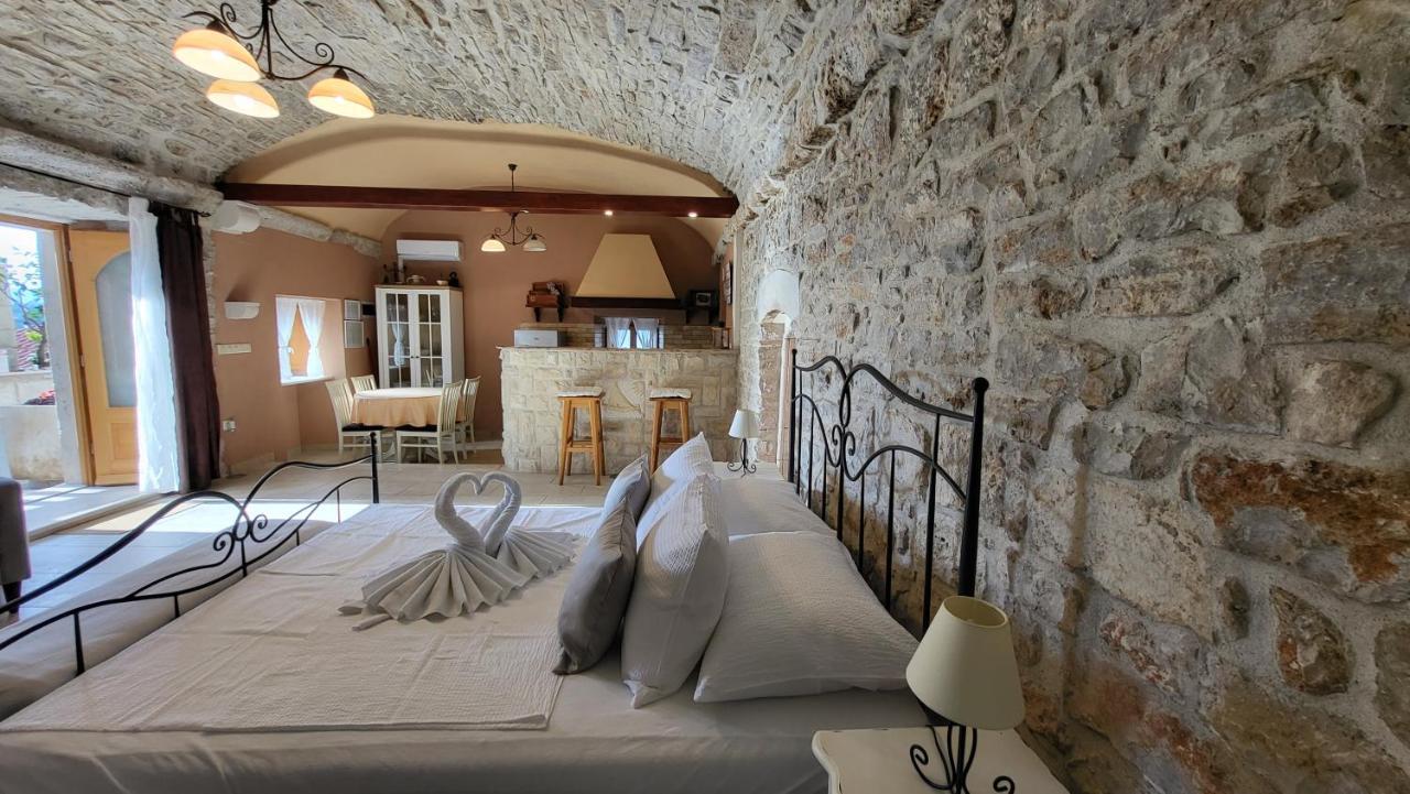 Stone House Apartments Didini Dvori Lumbarda Exteriér fotografie